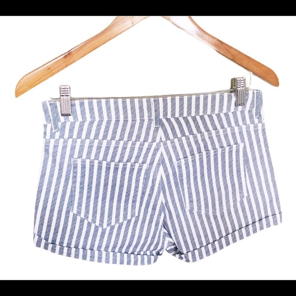NWT H&M Chambray Pinstripe Shorts With Pockets Blue/Ivory Size 6/36 - Picture 7 of 8